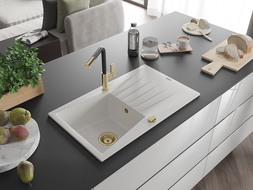 Mexen Cesar granitový kuchyňský dřez 1-komorový s odkapávačem a kuchyňskou baterií Flora, bílý - 6514-20-670401-57-G