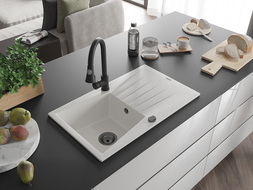 Mexen Cesar granitový dřez s 1 komorou, odkapávačem a kuchyňskou baterií Elia, bílý - 6514-20-670101-70