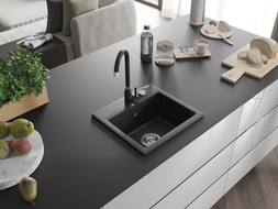 Mexen Milo jednovrstvý žulový dřez s kuchyňskou baterií Telma, černý/zlatý - 6505-75-670200-70